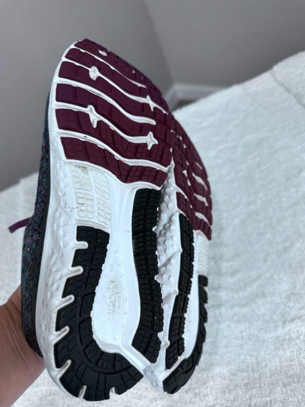 Brooks Glycerin 17 Running Sneakers Gray Purple Women's Size 8 EU 39 - Picture 6 of 7